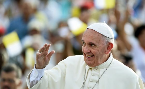 Haber | Papa Francis Eşcinsel bir Erkeğe; “Tanrı Seni Böyle Yarattı ve Seni Bu Şekilde Seviyor” Dedi!